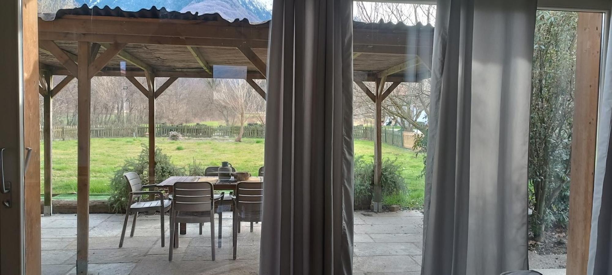 אפרטהוטל ג'רה לאריו Cascina Borgofrancone מראה חיצוני תמונה