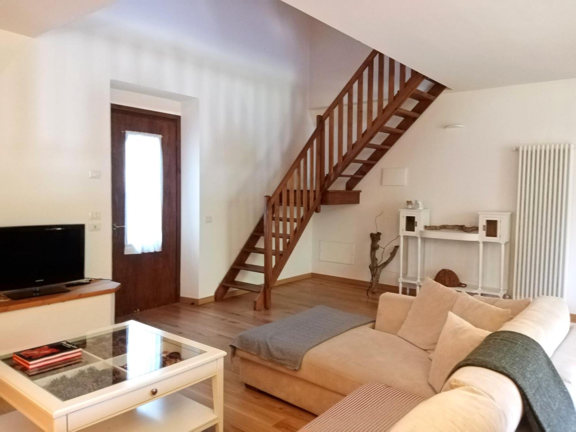 אפרטהוטל ג'רה לאריו Cascina Borgofrancone מראה חיצוני תמונה