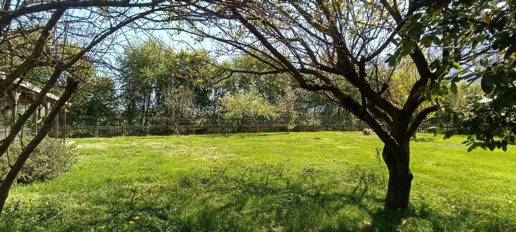 אפרטהוטל ג'רה לאריו Cascina Borgofrancone מראה חיצוני תמונה